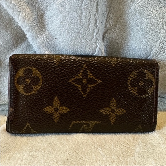 Louis Vuitton monogrammed key holder - Picture 11 of 11